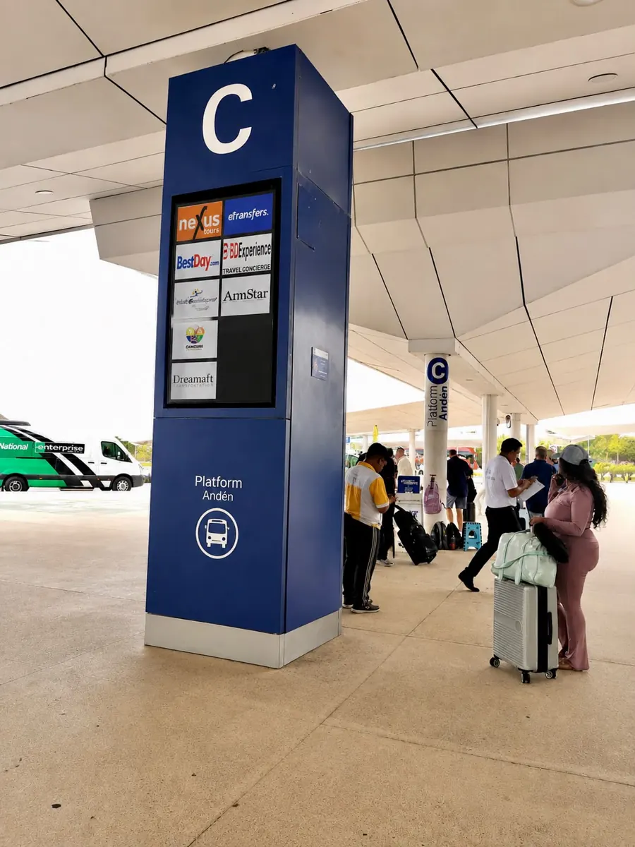 TT & MORE meeting point at Cancun Airport Terminal 4: go out through the exit doors to column C.
