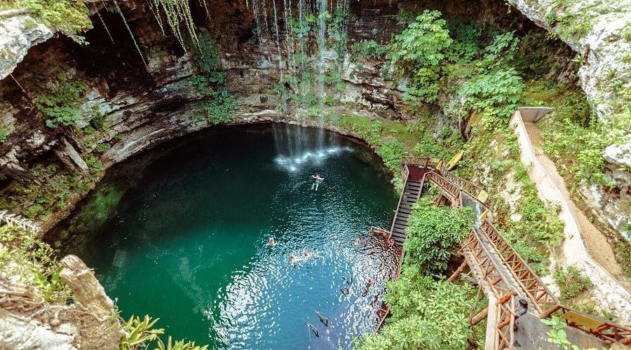 Chichen Itza and Cenote Selva Maya Tour