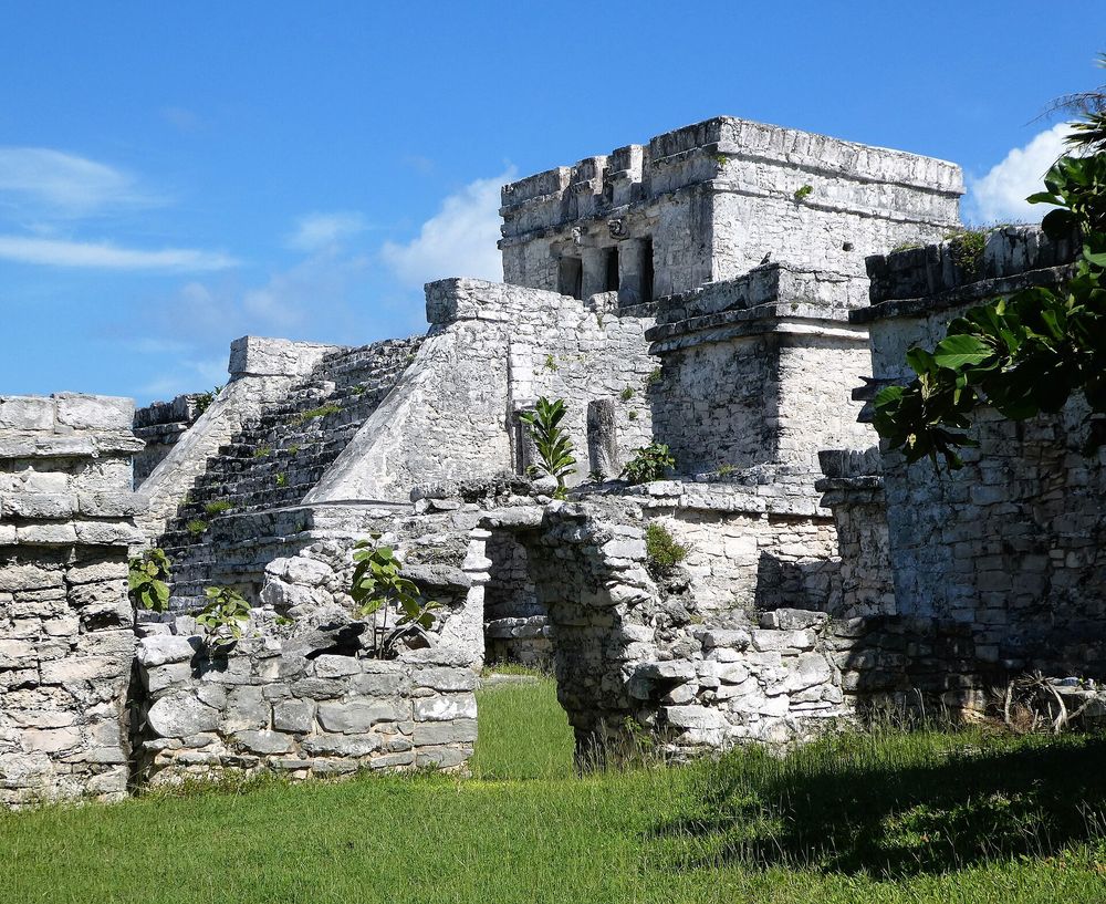 El Castillo, the main temple of the Tulum ruins